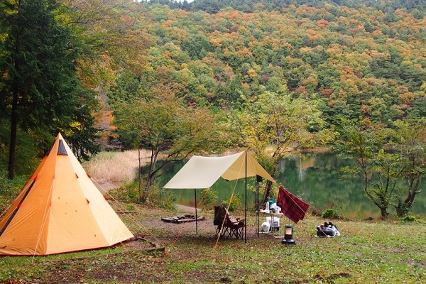 四尾連湖 水明荘キャンプ場 山梨県