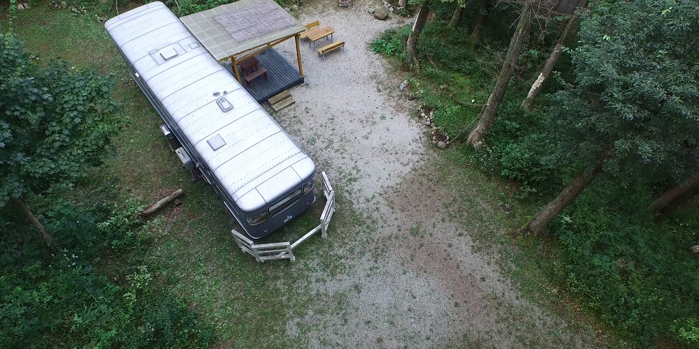 サイトのプライベート感は圧倒的 那須高原アカルパオートキャンプ場 公式動画